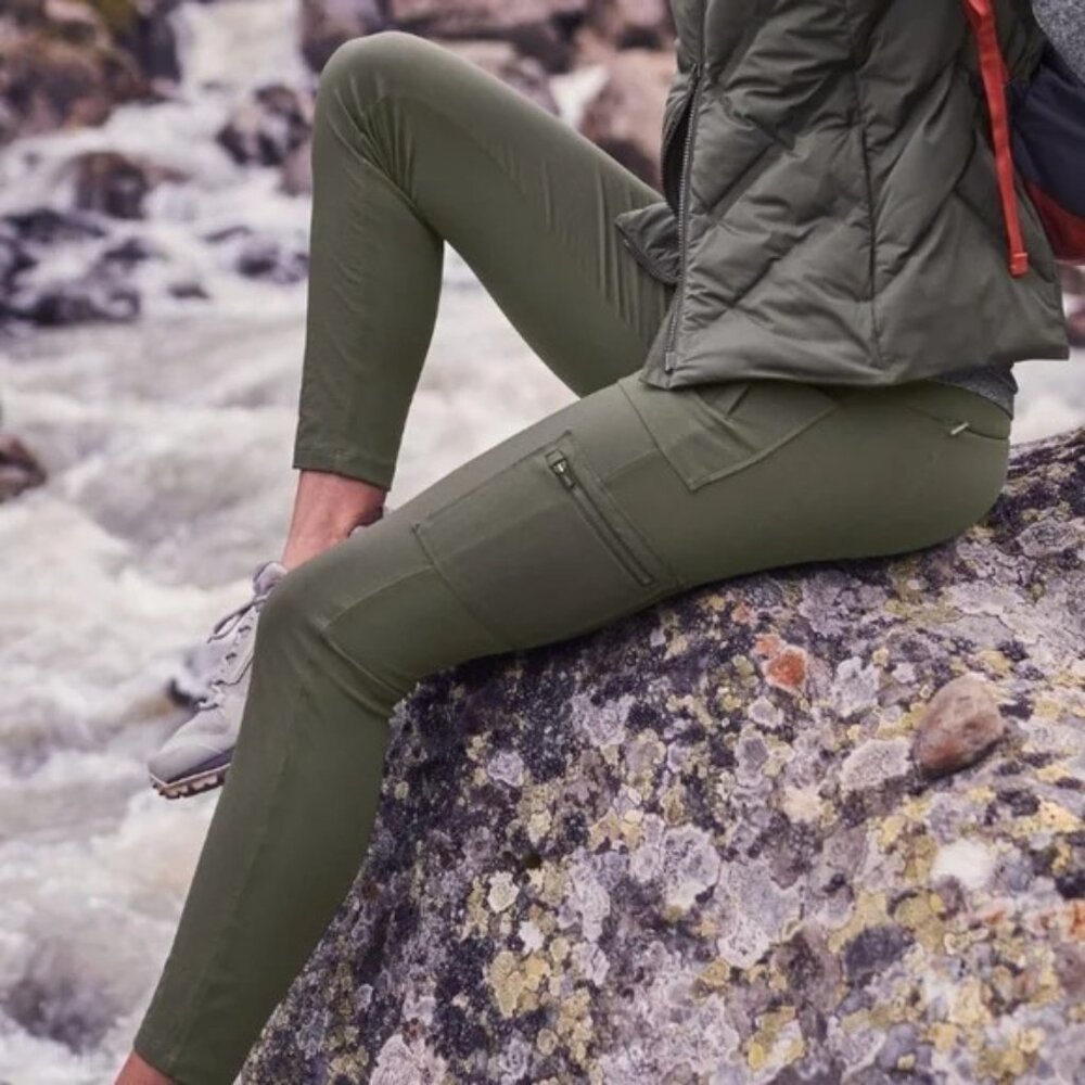 Athleta Headlands Hybrid Cargo Leggings Tights Size 2 Tall 2T Olive Green